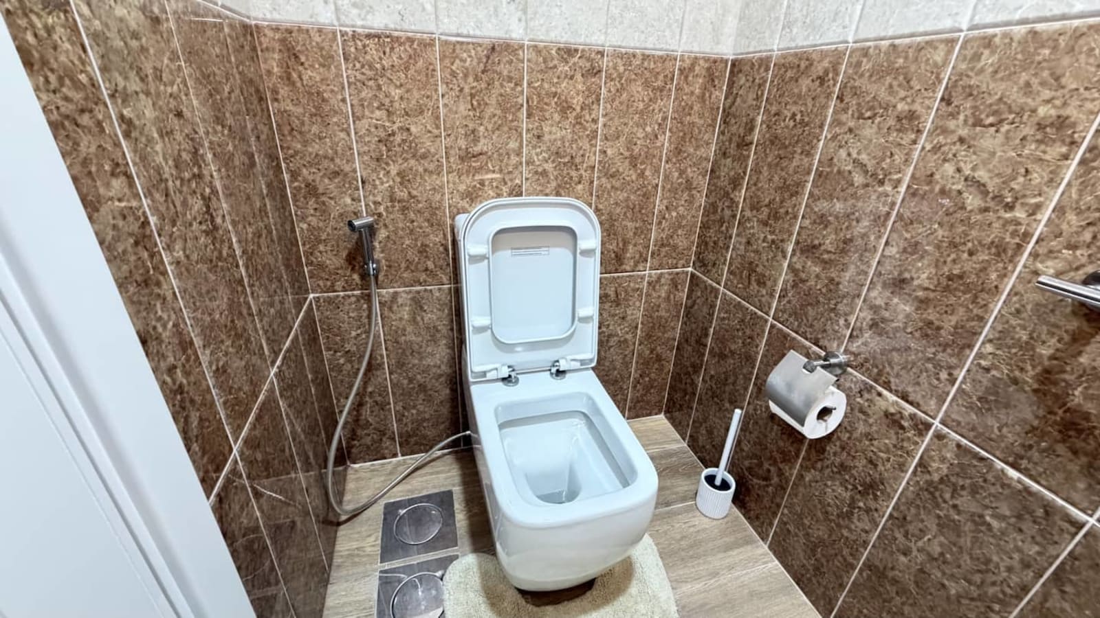 Gombe, River Towers — 3 chambres, vue fleuve et balcon privé — photo 58