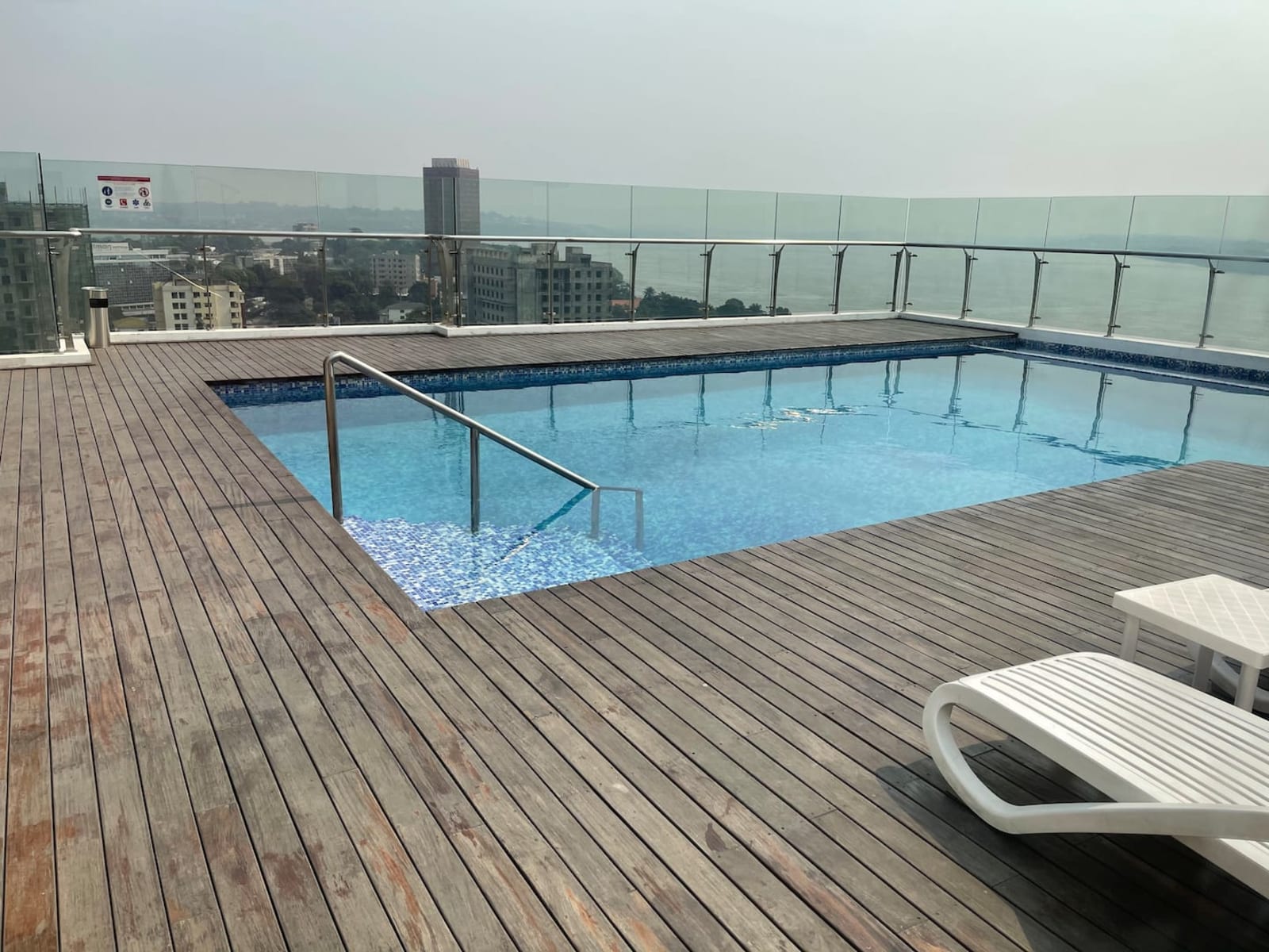 Gombe Aimée Towers — 2 chambres avec piscine et salle de sport — photo 18
