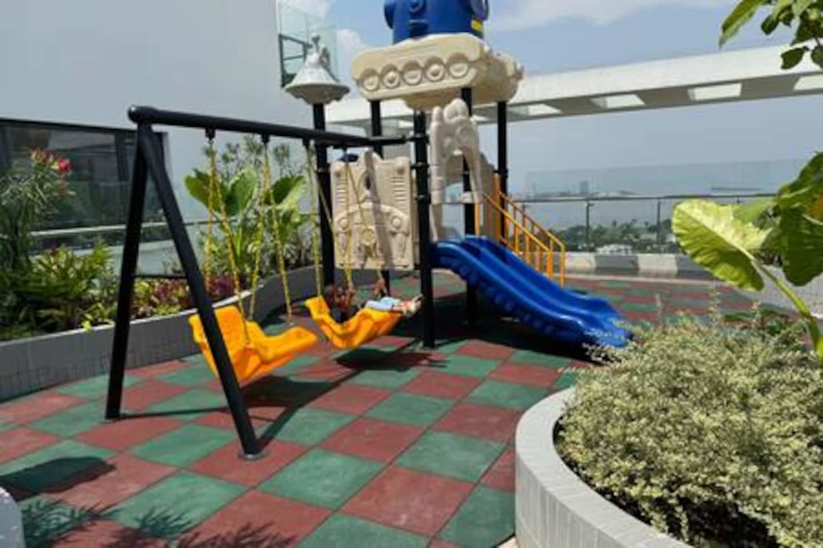 Gombe, tour Fokia — une chambre avec piscine et salle de sport — photo 25