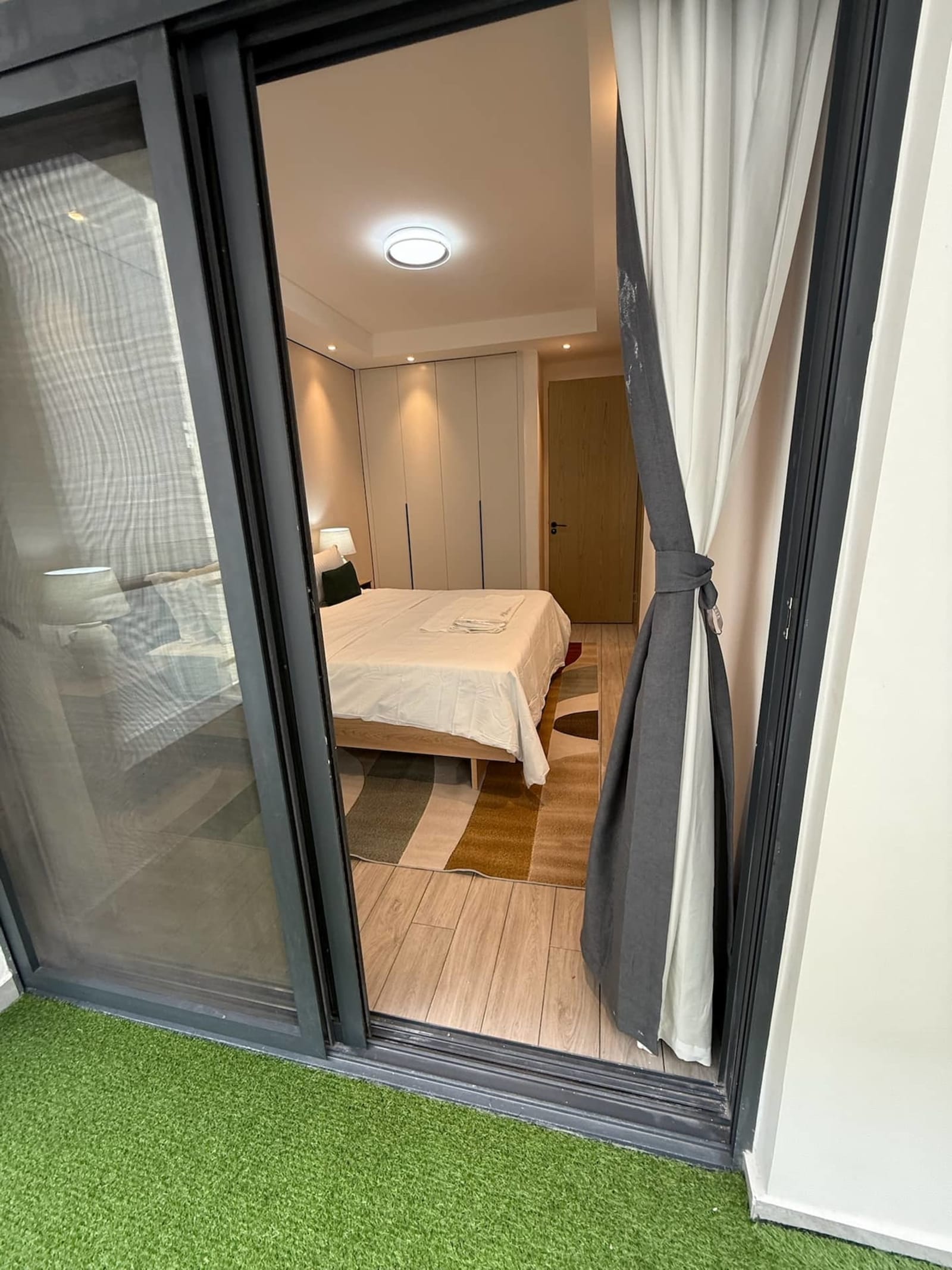 Gombe, tour Fokia — une chambre avec piscine et salle de sport — photo 33