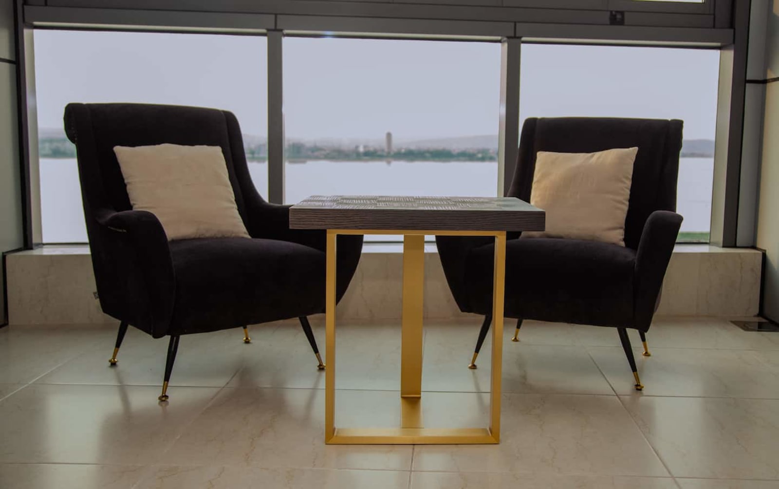 Gombe, River Towers — appartement 2 chambres, vue sur le fleuve — photo 9