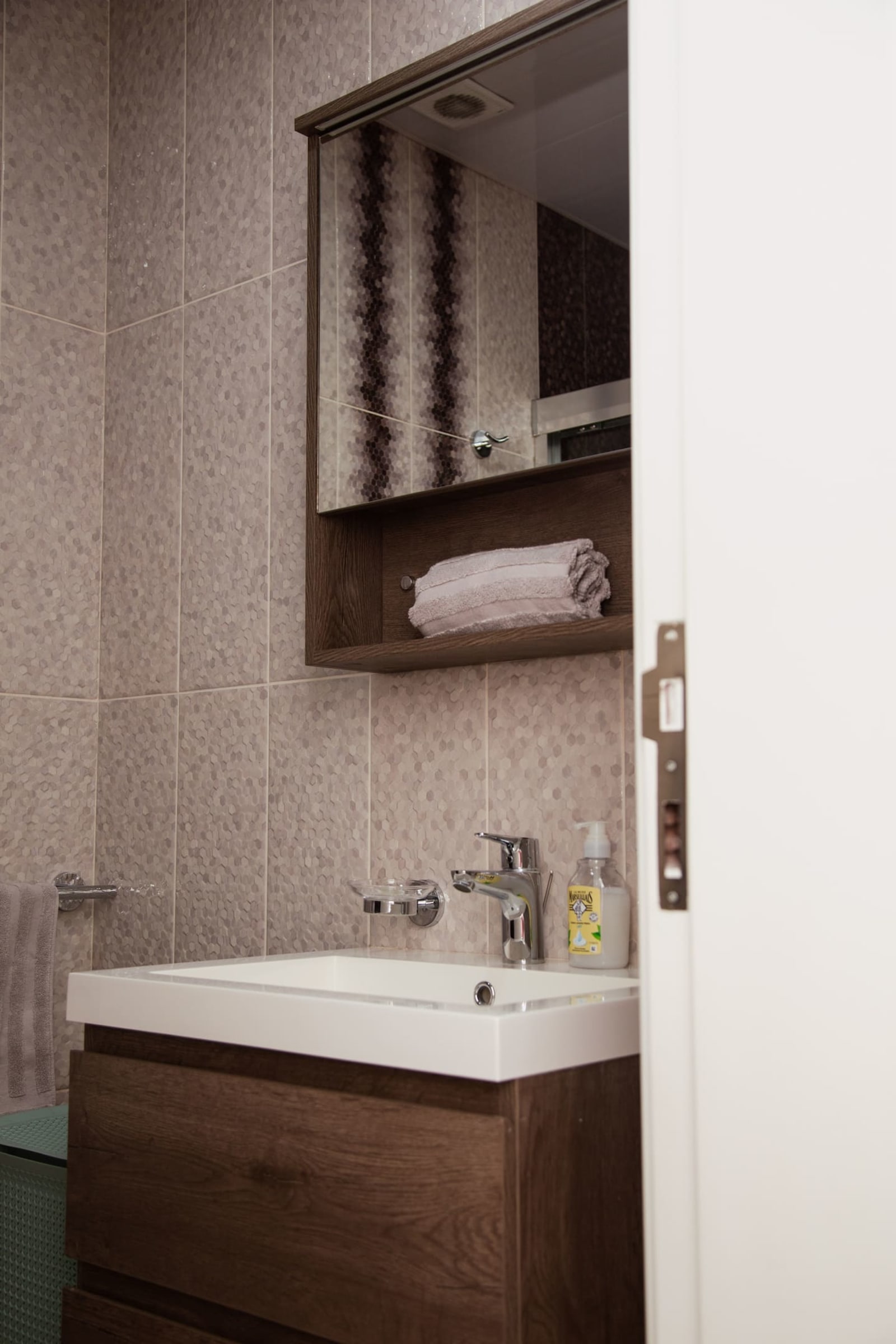 Gombe, River Towers — appartement 2 chambres, vue sur le fleuve — photo 42
