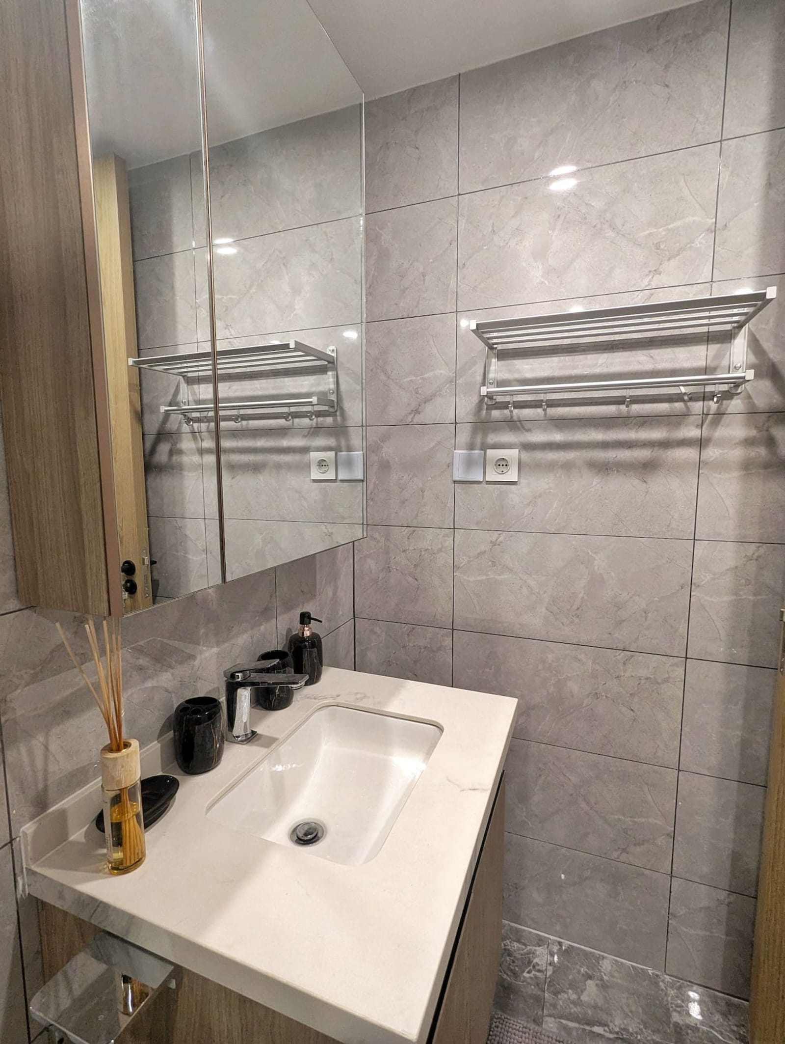 Gombe — appartement une chambre avec vue sur le fleuve et piscine — photo 23
