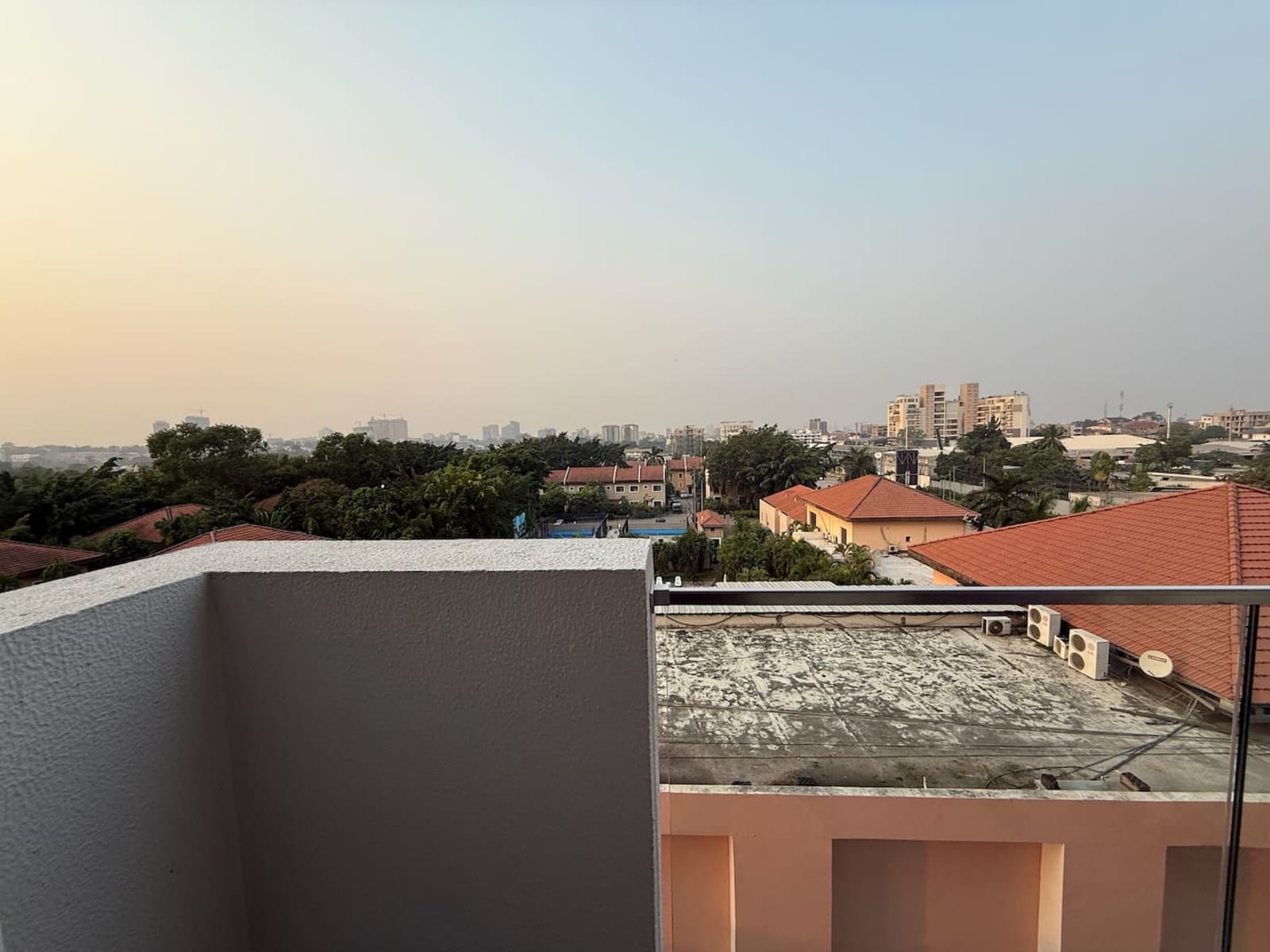 Gombe — studio avec balcon, piscine et salle de sport — photo 17