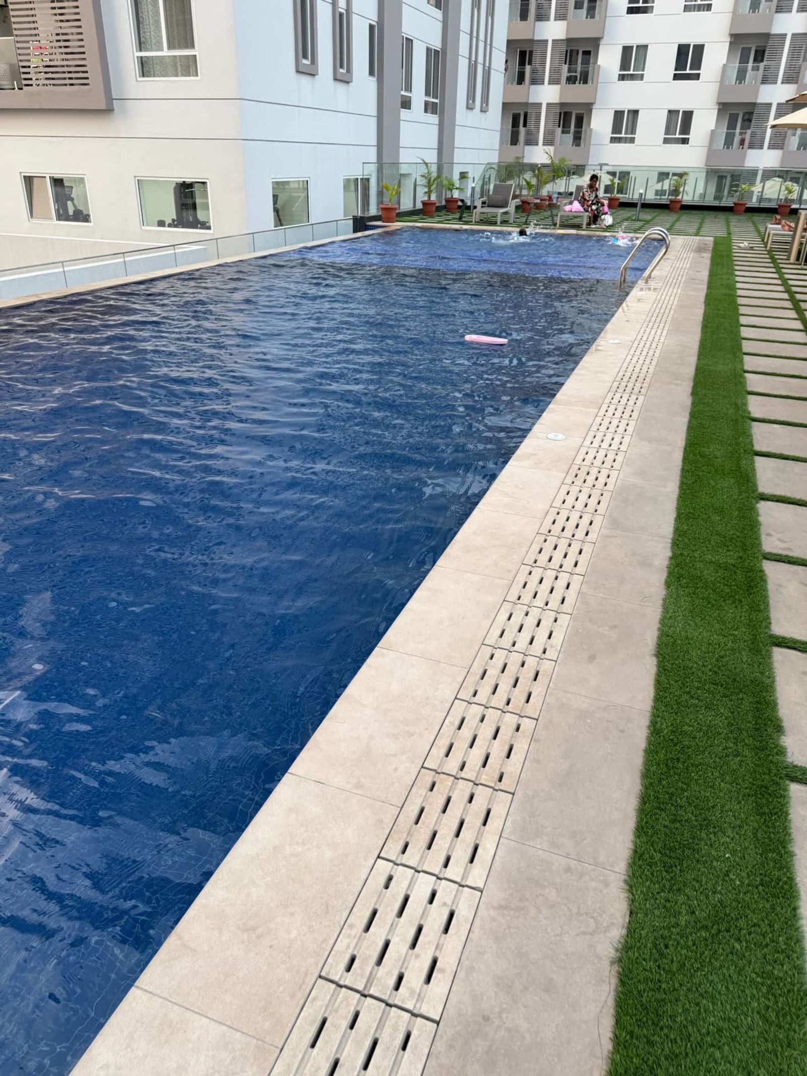 Gombe — studio avec balcon, piscine et salle de sport — photo 20