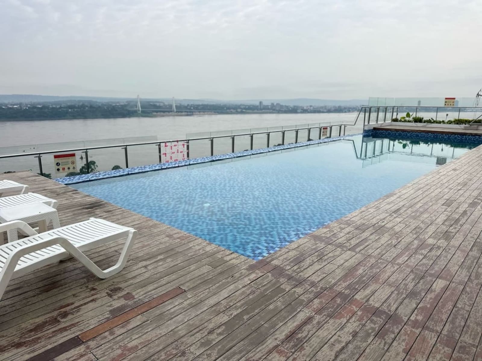 Gombe — appartement 1 chambre, piscine et toit-terrasse sur le fleuve — photo 17