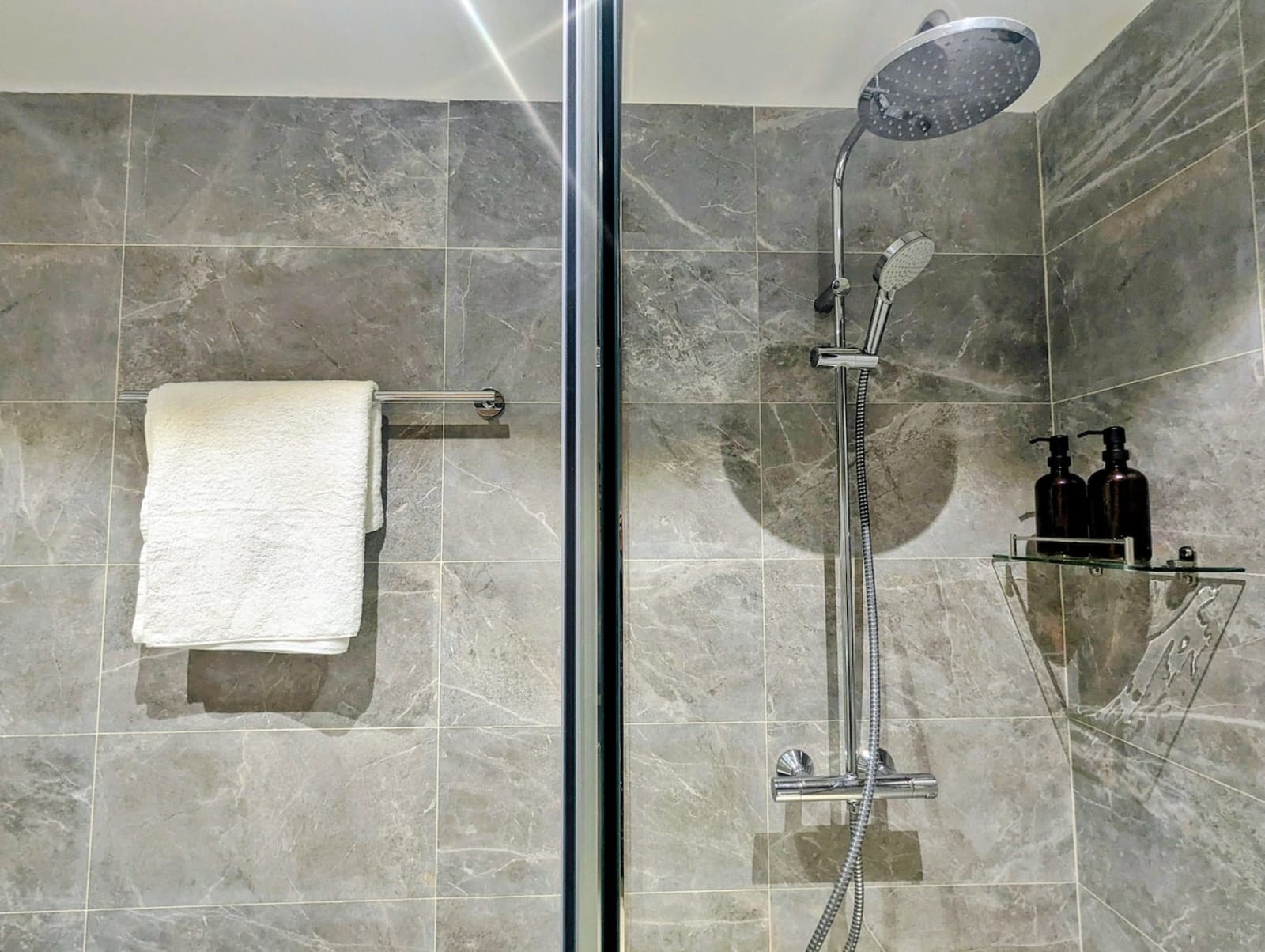 Gombe La Promenade II — une chambre, piscine et salle de sport — photo 21