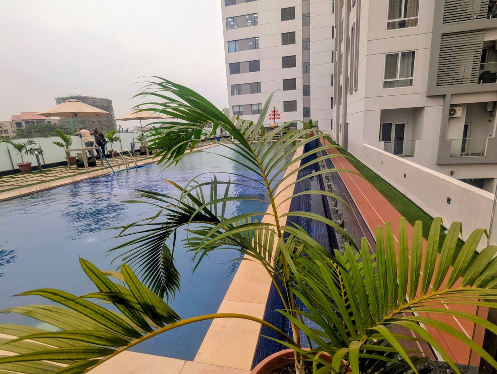 Gombe La Promenade II — une chambre, piscine et salle de sport — photo 39