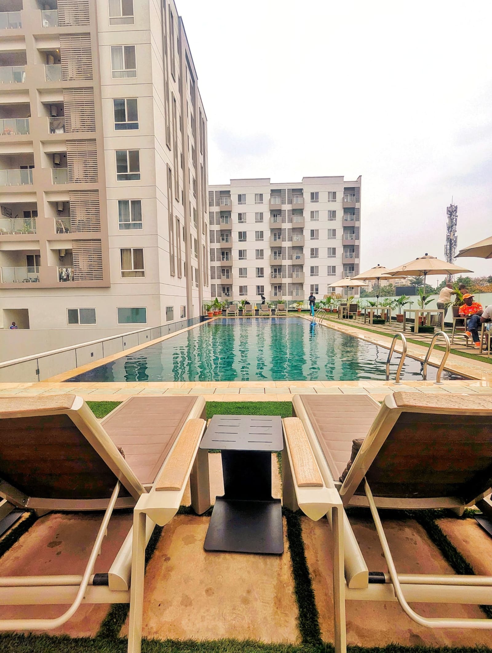 Gombe La Promenade II — une chambre, piscine et salle de sport — photo 38