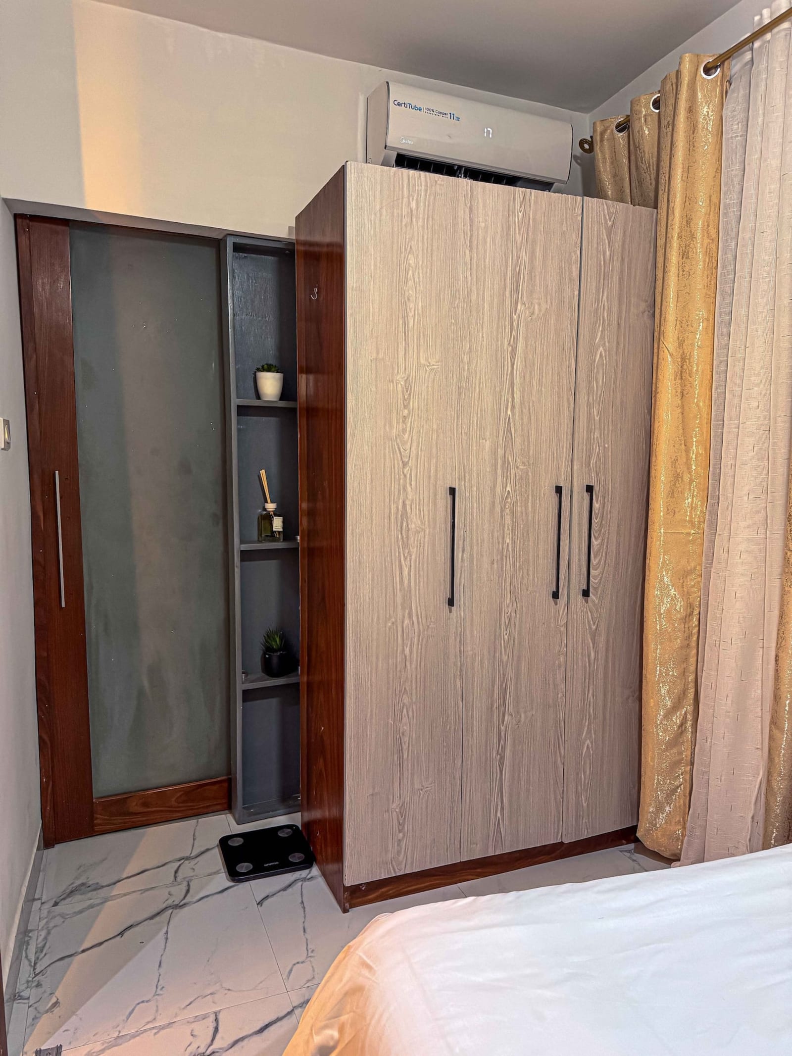 Gombe Golf — appartement une chambre avec bureau et parking sécurisé — photo 16