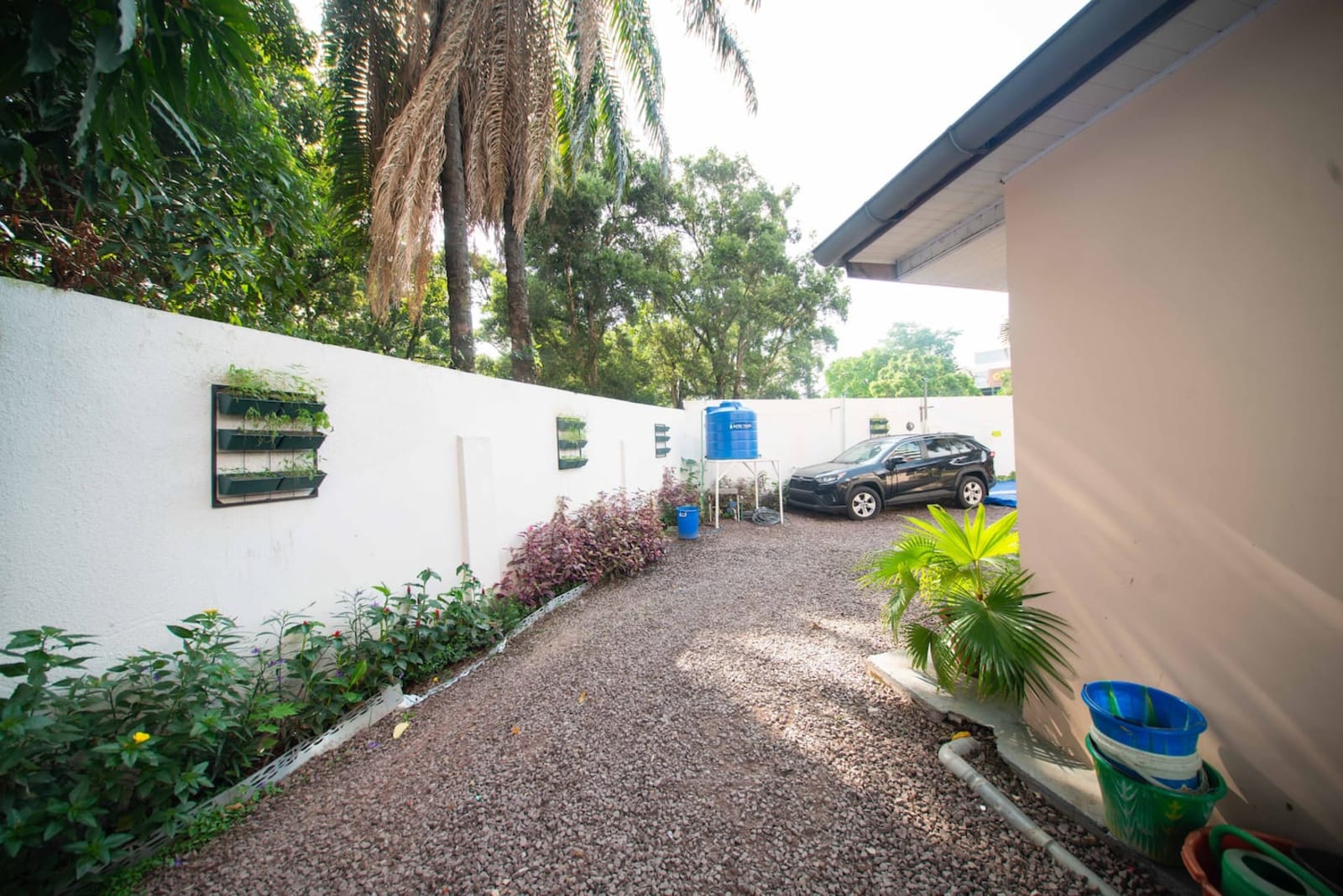 Gombe Golf — appartement une chambre avec bureau et parking sécurisé — photo 25