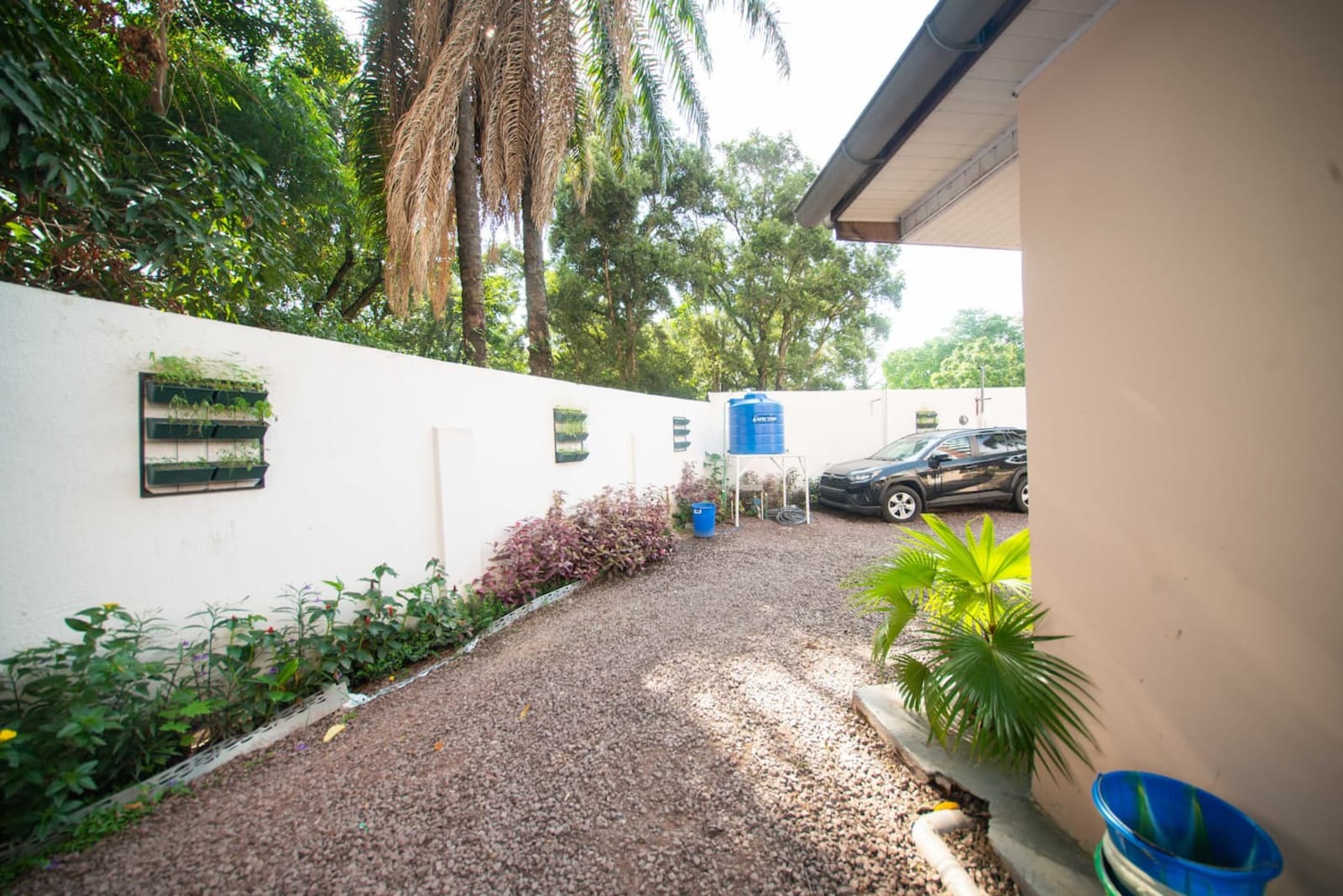 Gombe Golf — appartement une chambre avec bureau et parking sécurisé — photo 27