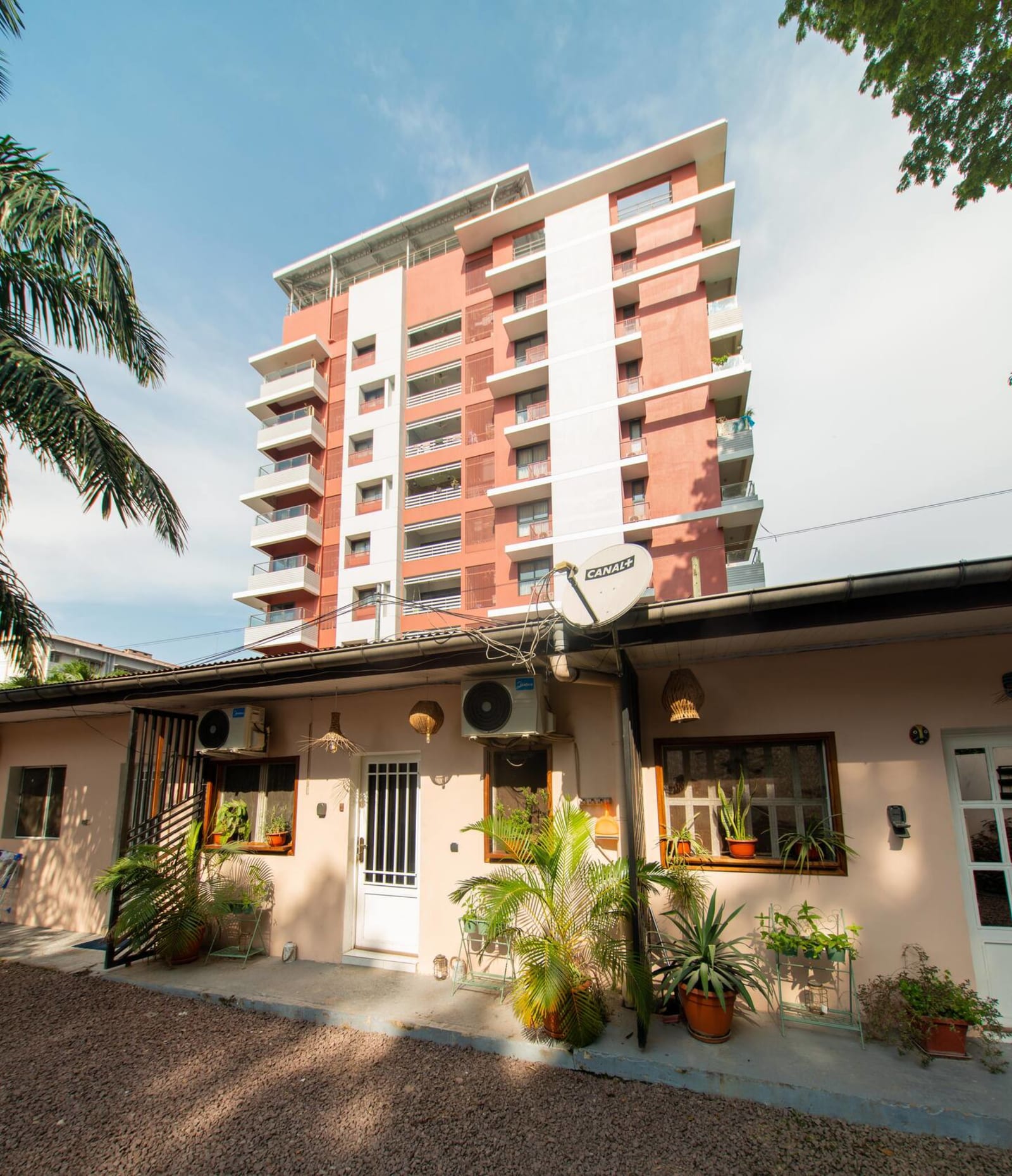 Gombe Golf — appartement une chambre avec bureau et parking sécurisé — photo 26