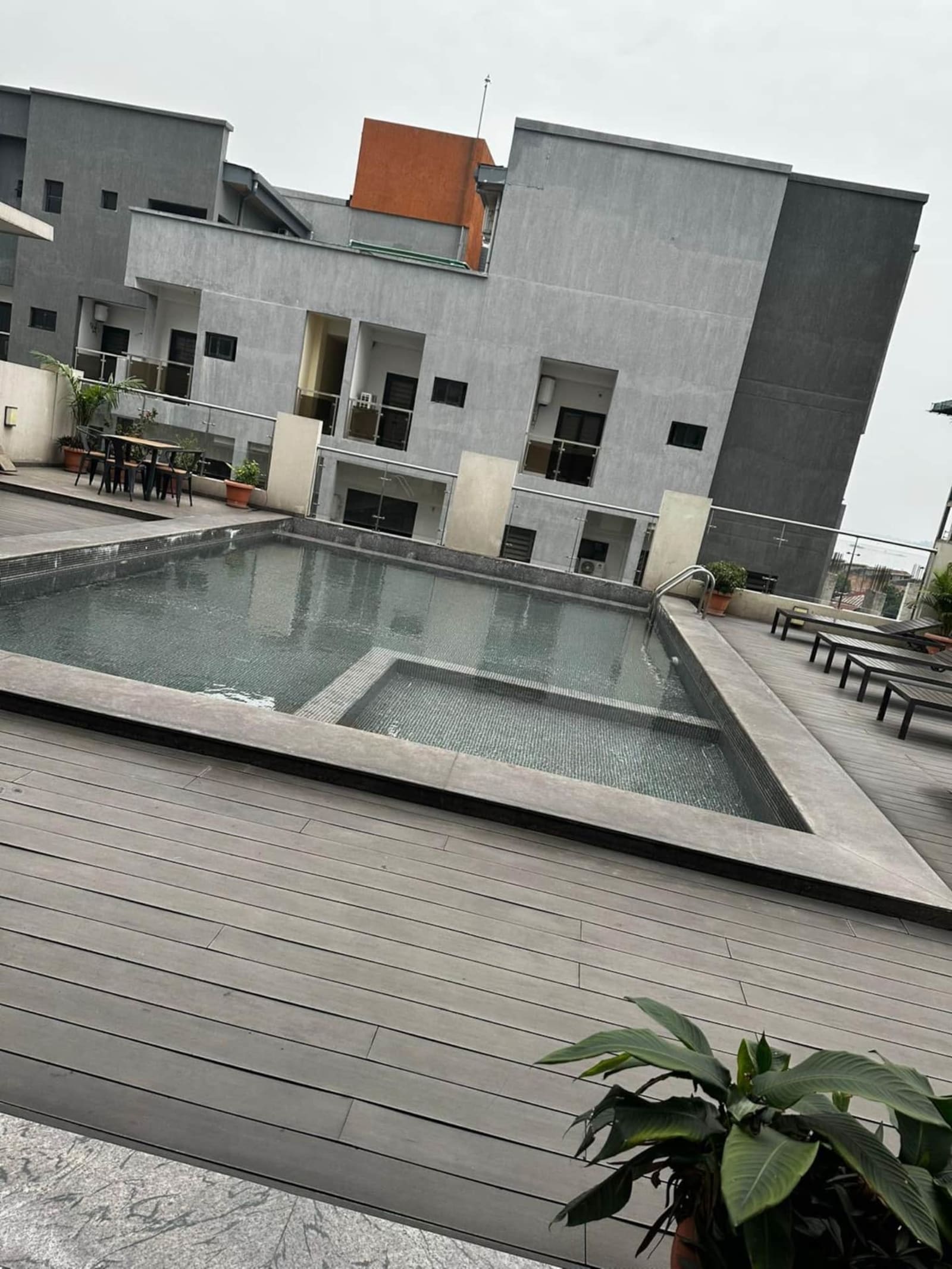 Gombe — appartement 3 chambres avec piscine, sauna et salle de sport — photo 11