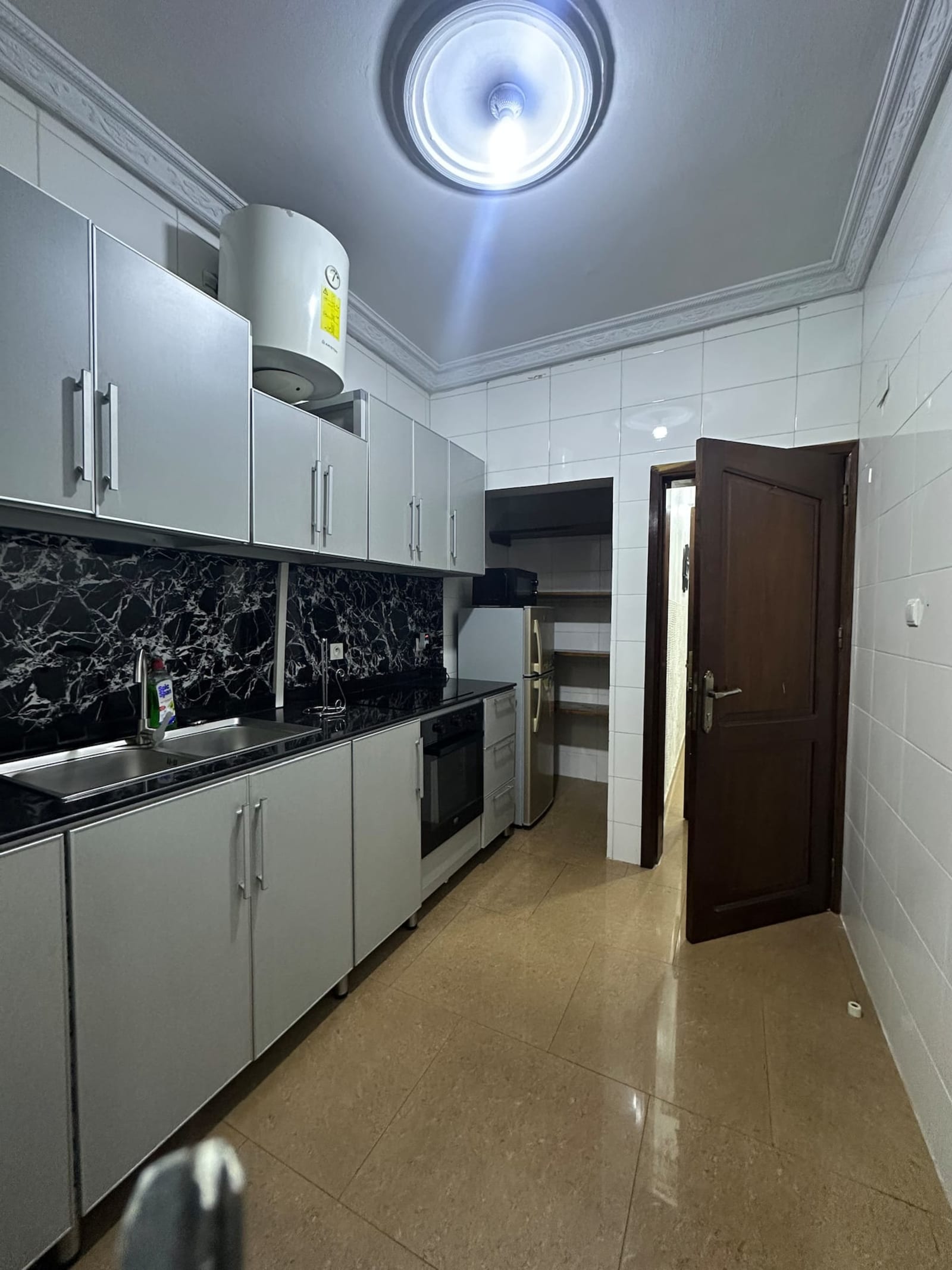 Gombe — appartement 2 chambres avec ascenseur et agent de sécurité — photo 11
