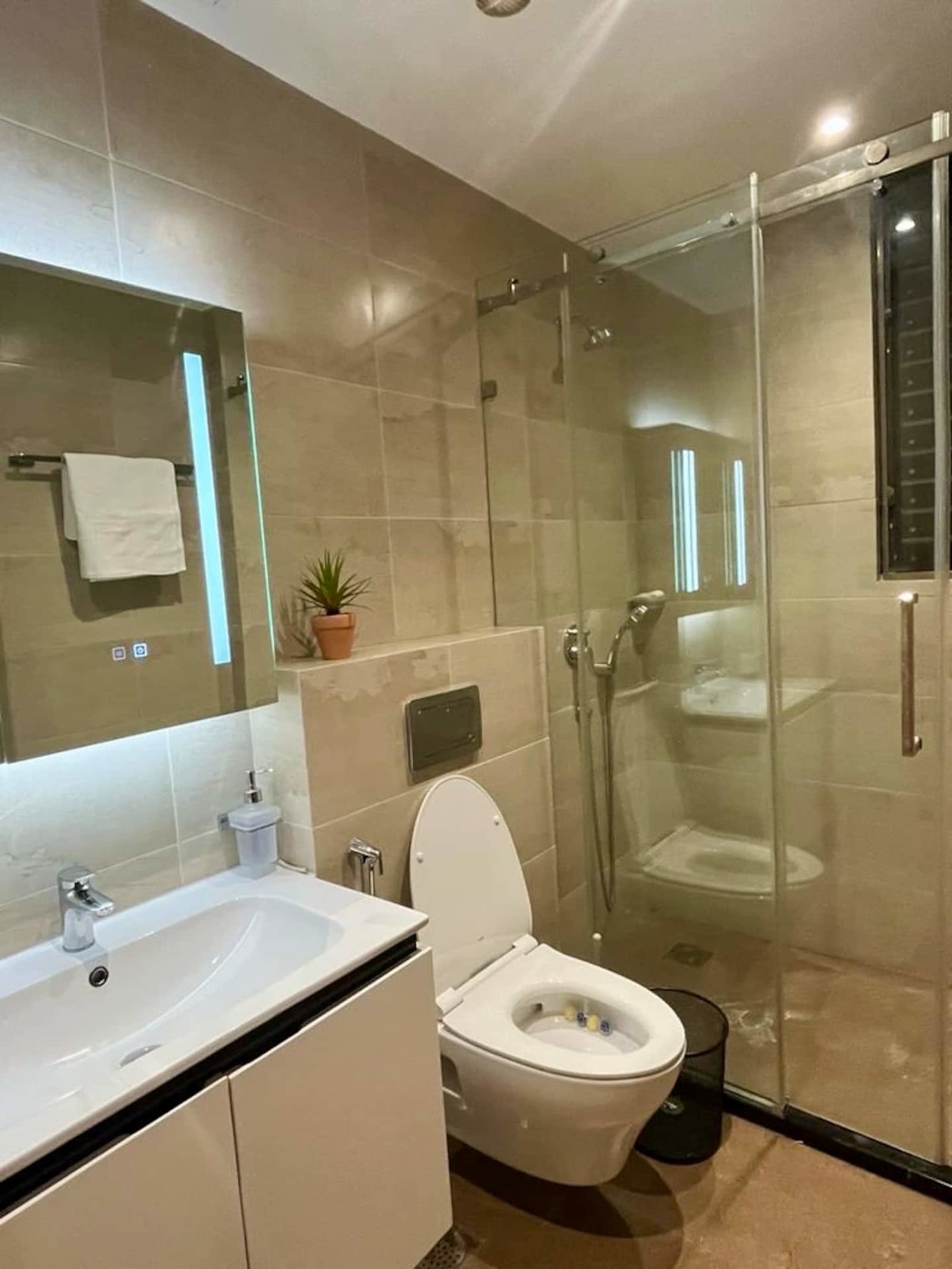 Gombe — appartement trois suites avec piscine et salle de sport — photo 30