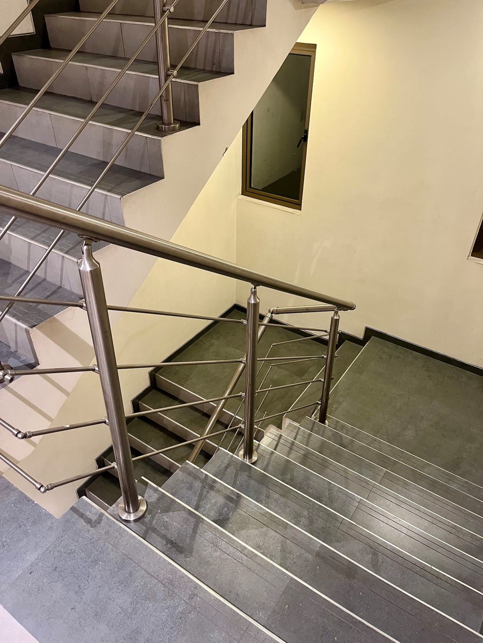 Gombe — appartement trois suites avec piscine et salle de sport — photo 36