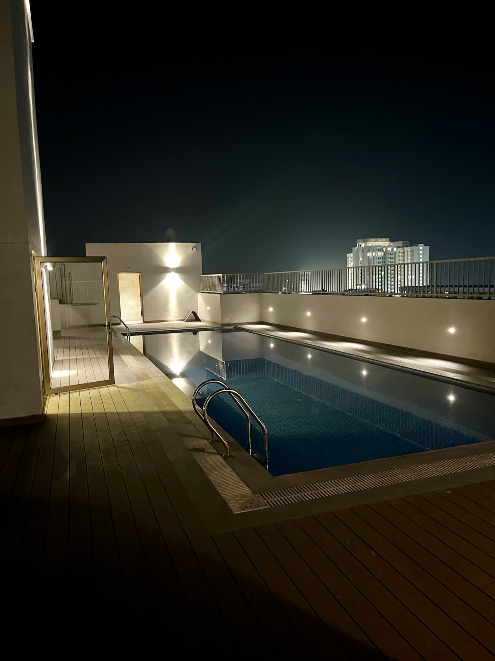 Gombe — appartement trois suites avec piscine et salle de sport — photo 40