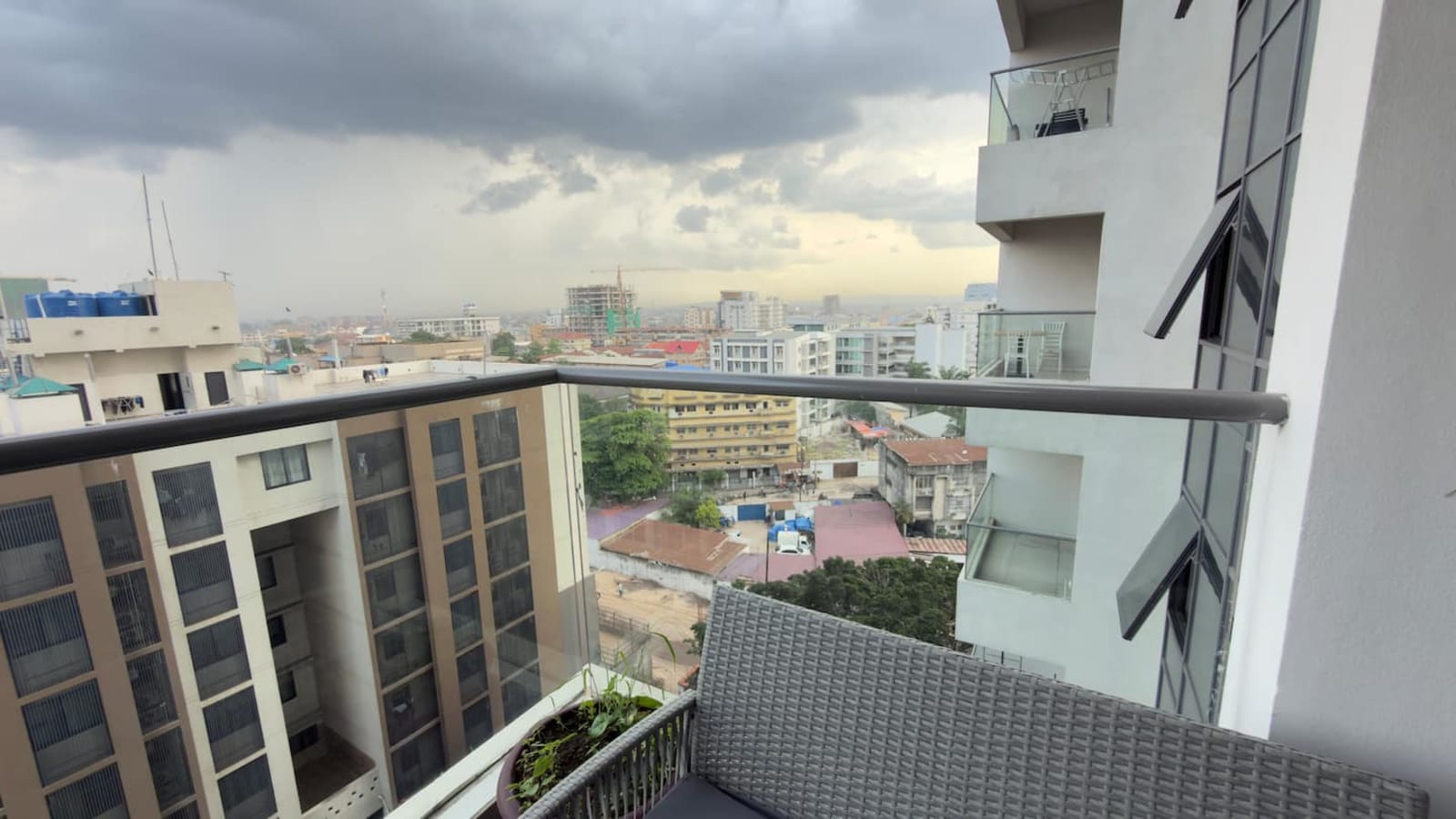 Gombe — Appartement 2 chambres, vue fleuve, piscine sur le toit — photo 52