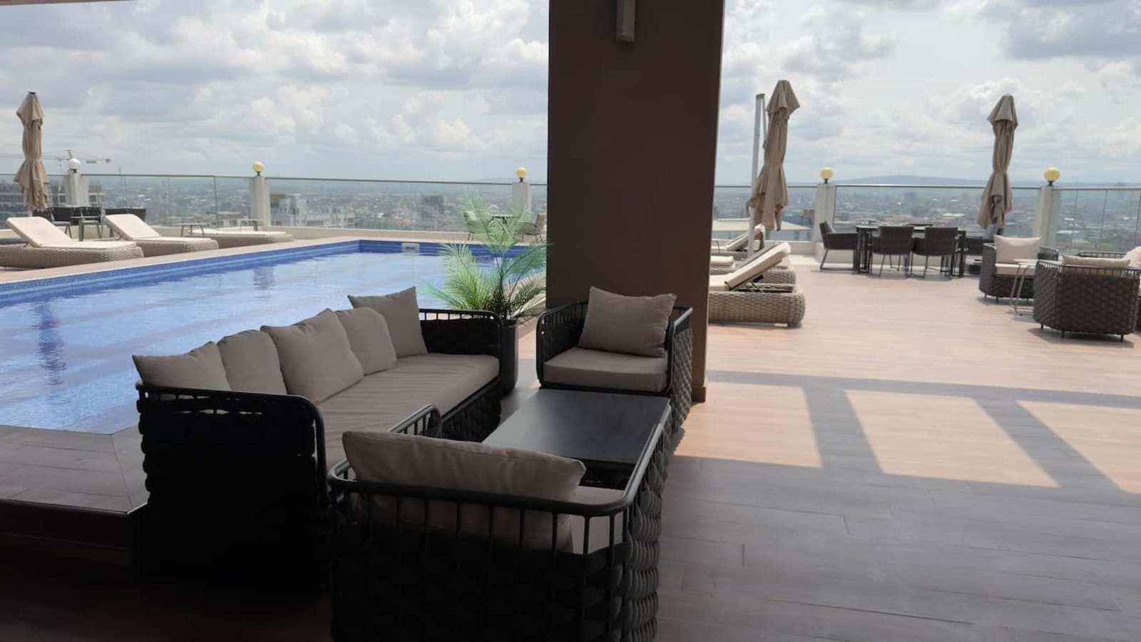 Gombe — Appartement 2 chambres, vue fleuve, piscine sur le toit — photo 57