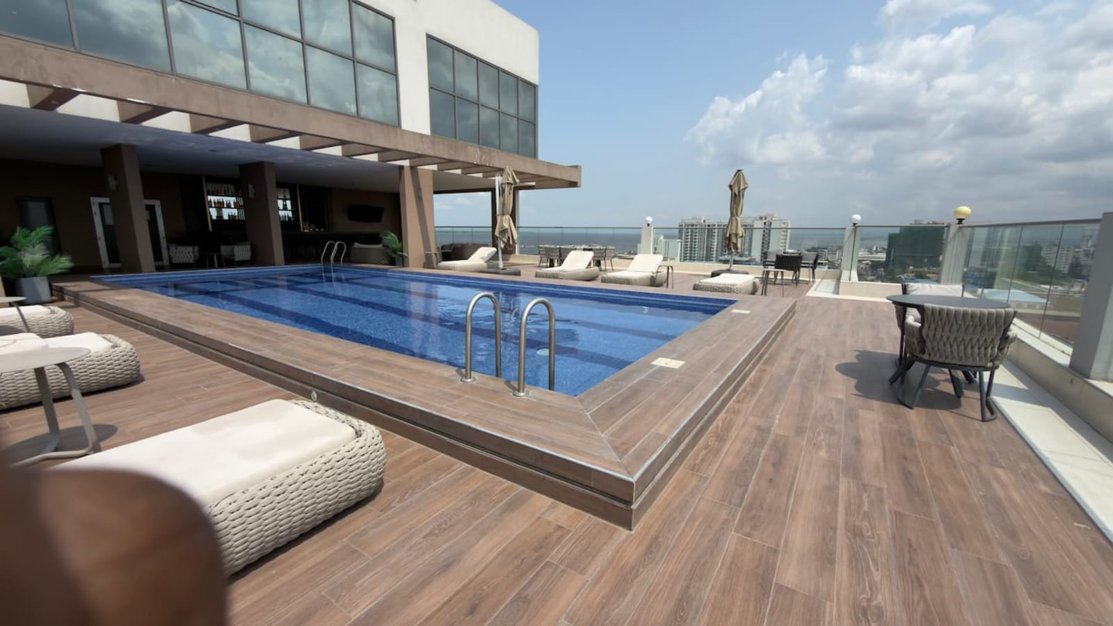 Gombe — Appartement 2 chambres, vue fleuve, piscine sur le toit — photo 61
