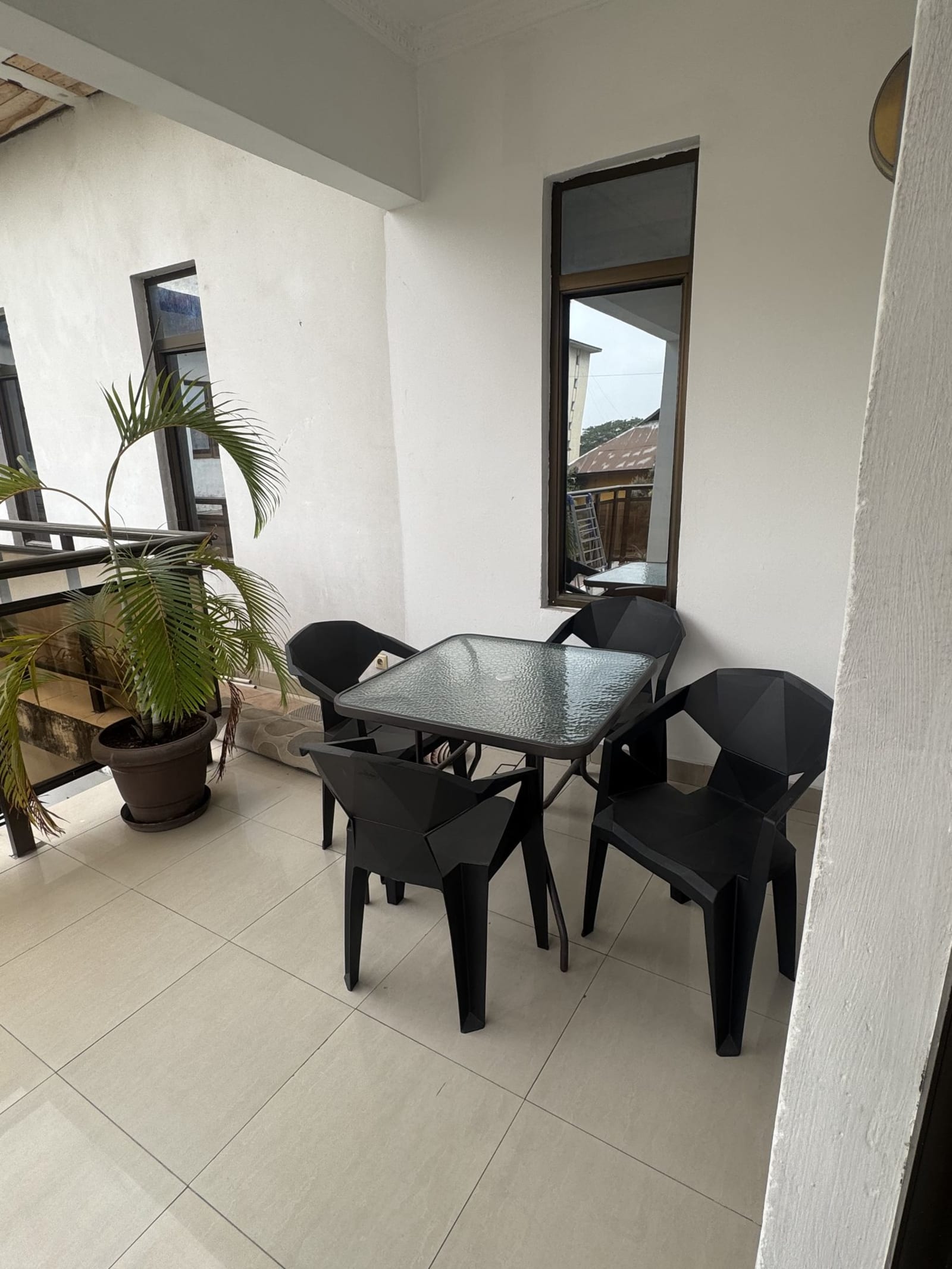Gombe — Grand 2 chambres avec terrasse — photo 6