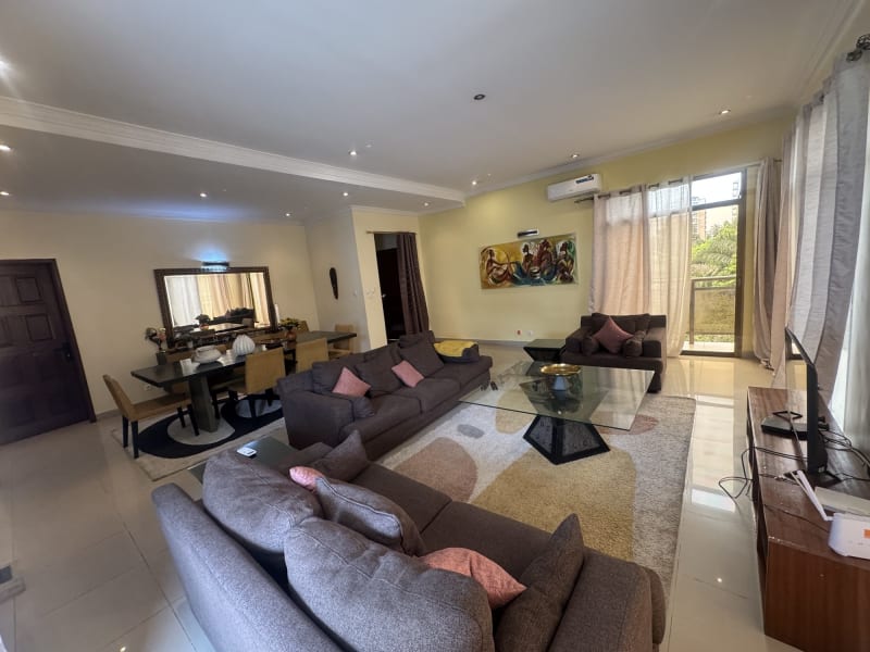 Gombe — Grand 2 chambres avec terrasse