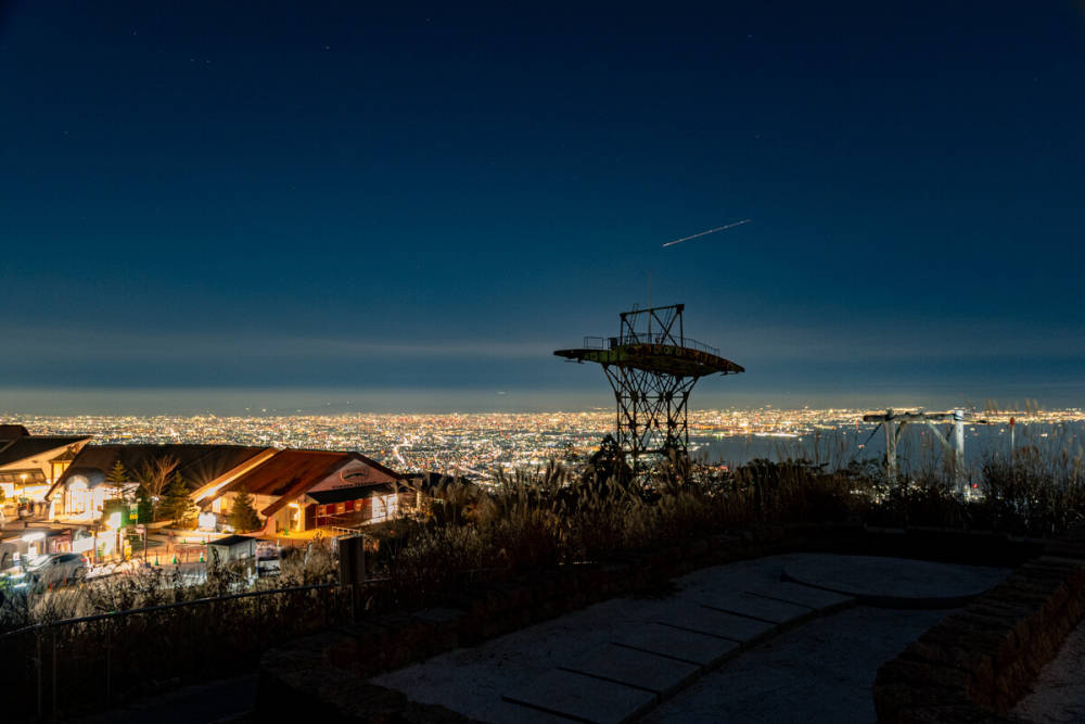 10-million-dollar night view of Kobe from Mt. Maya Kikuseidai