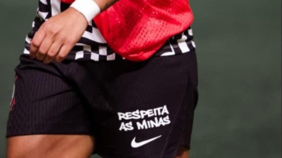 Fatal Fans exibe "respeita as minas"