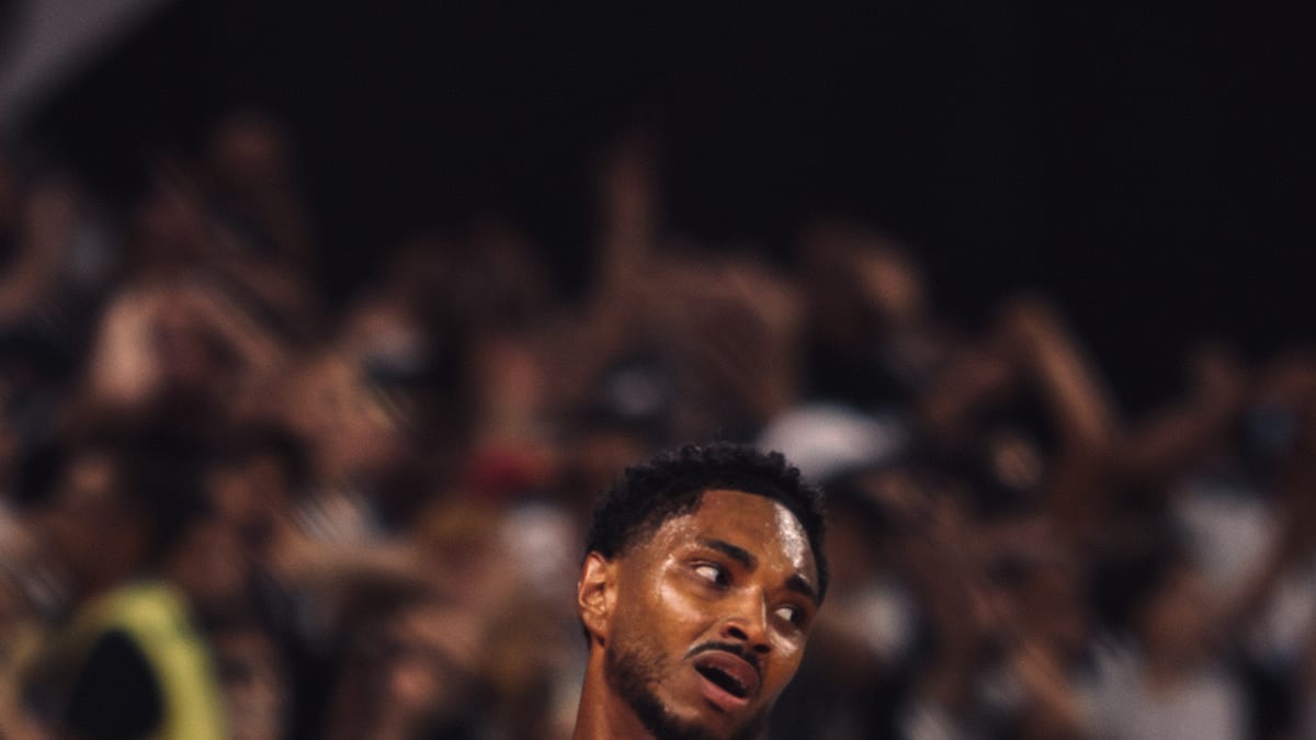 Vitinho sofre séria lesão