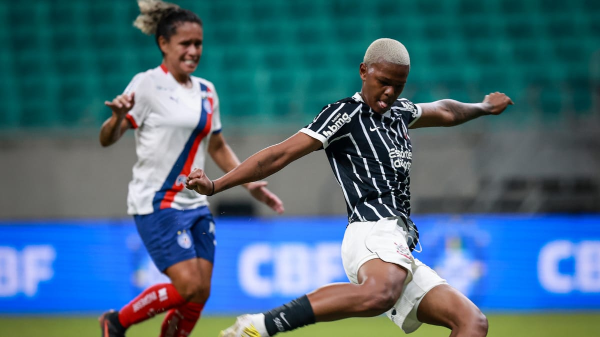 Corinthians bate Bahia fora de casa