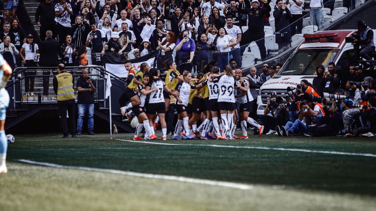 Corinthians precisa de 15 mil pessoas em decisão das Brabas