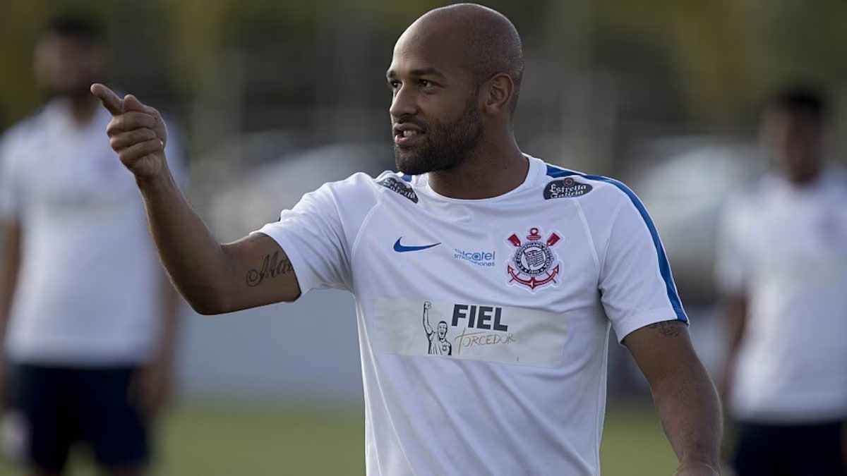 Corinthians faz acordo de R$ 10 mi para pagar Fellipe Bastos