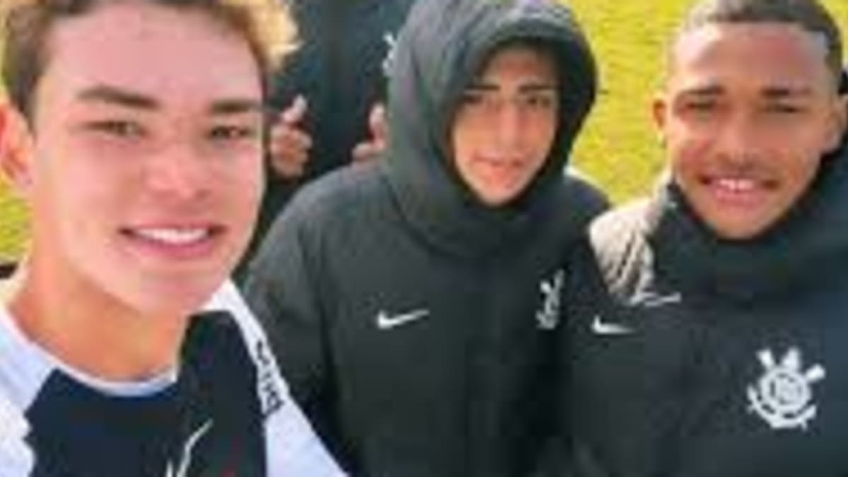 Corinthians goleia Juventude na base