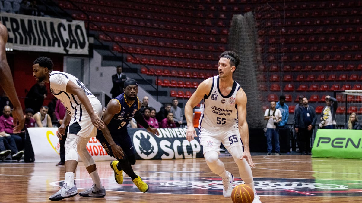 Corinthians se complica no Paulista de Basquete