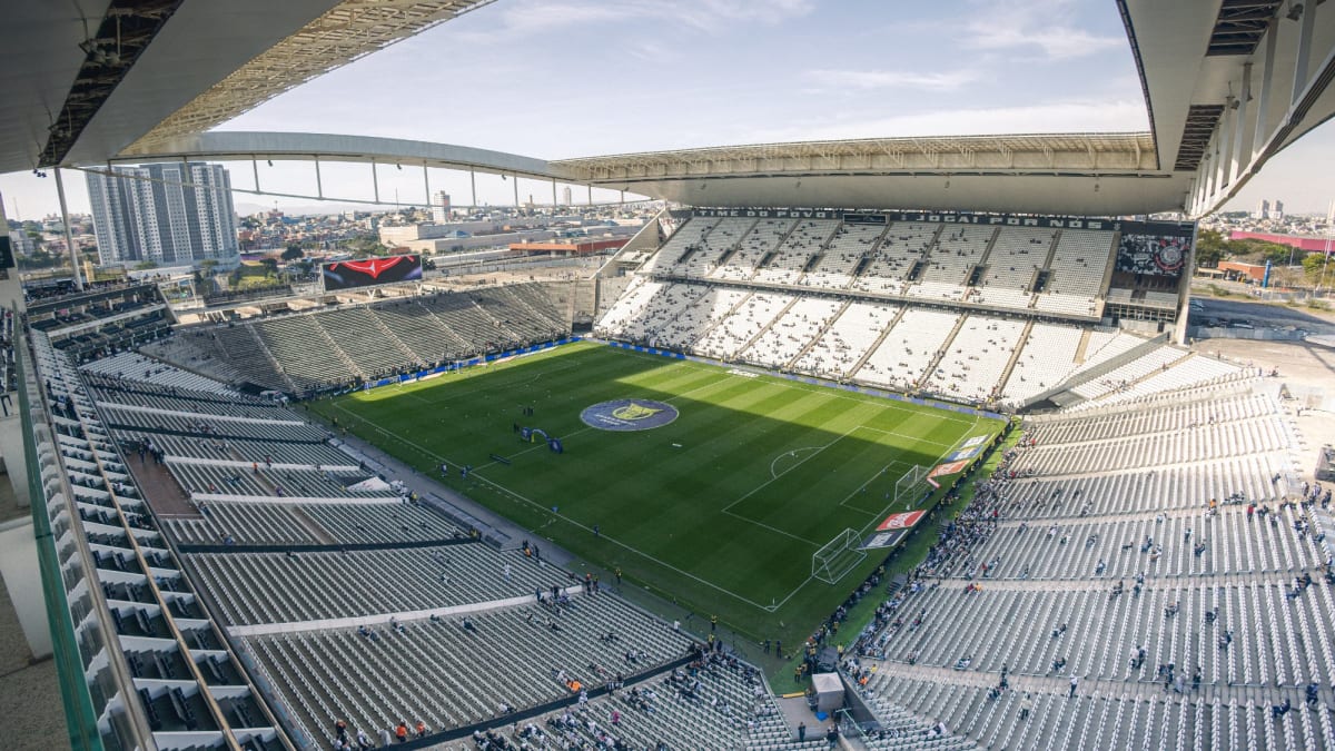 Corinthians avança em negociação com a Caixa