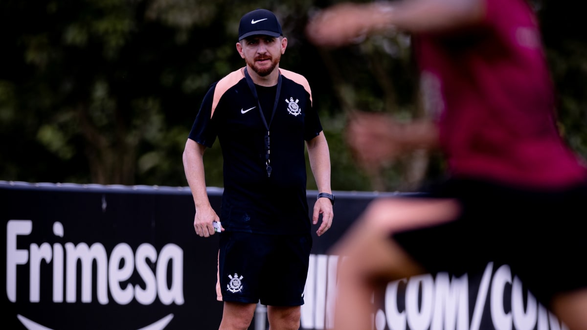 William Batista comanda Corinthians no Dérbi