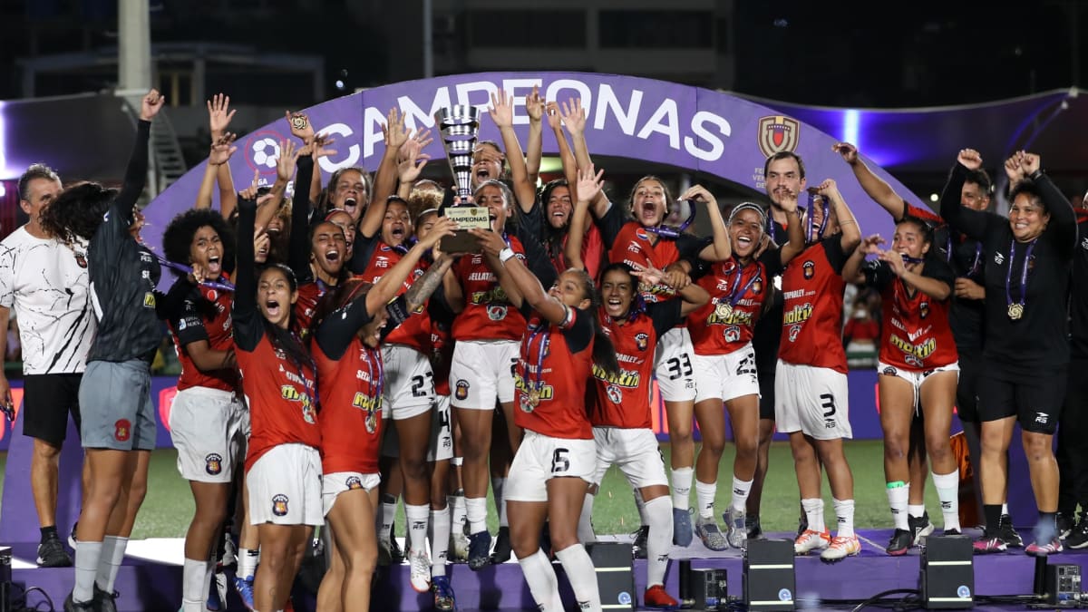 Adversário do Corinthians na Libertadores põe participação em dúvida