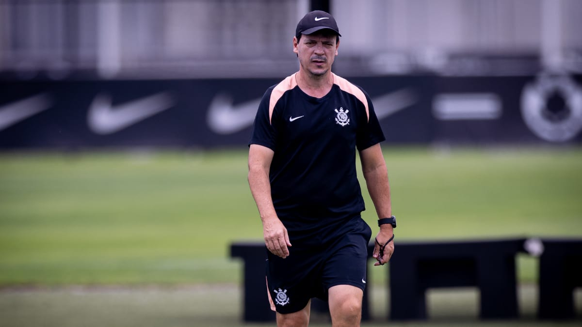 Corinthians tenta acordo para pagar multa de R$ 4,8 milhões a Fernando Diniz