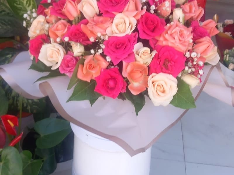 Fleuriste LayaTanger بيع الورد الطبيعي photo 3