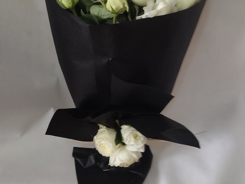 Golden Fleur photo 2