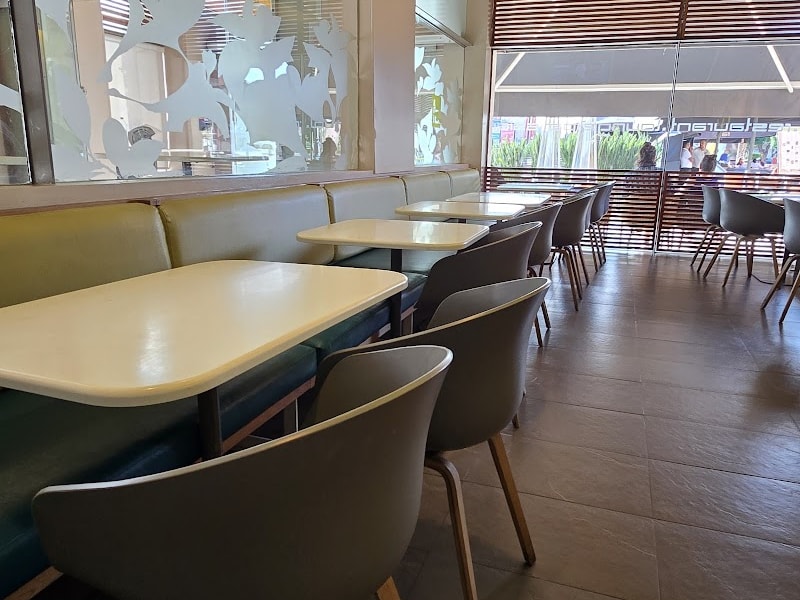 16Cafe photo 5