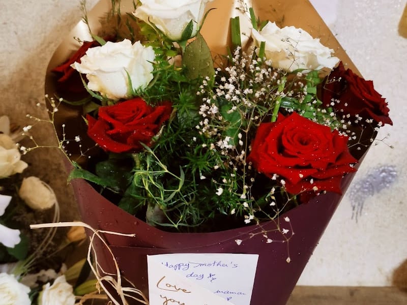 Fleuriste fes bouquet de fleurs la tulip ruge photo 5