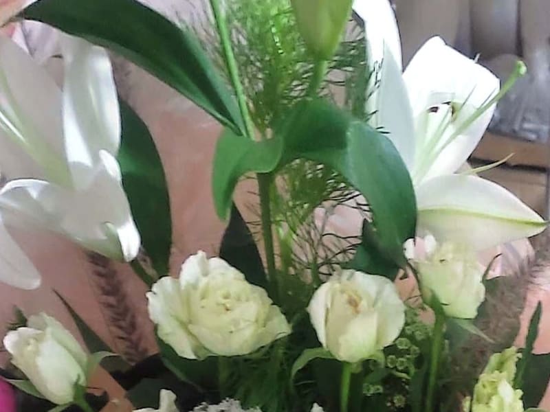 Fleuriste fes bouquet de fleurs la tulip ruge photo 6