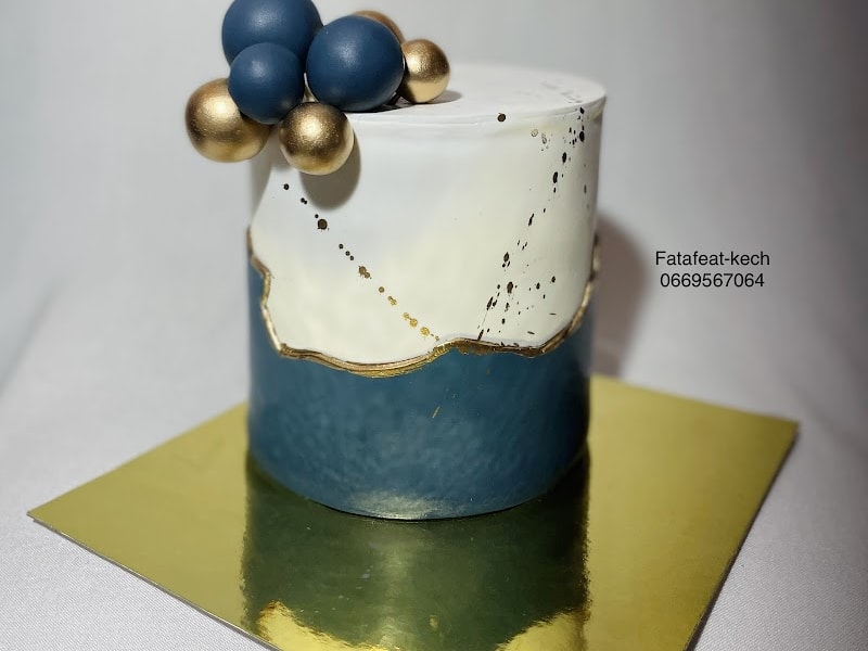 Luxury Wedding Cake Décor photo 3