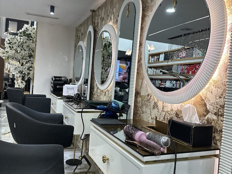The SI Beauty Lounge photo 6