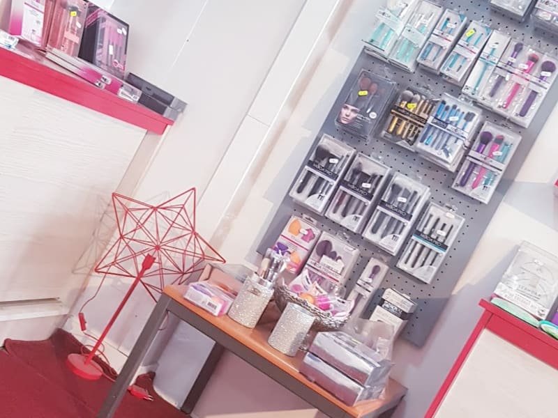 GLAMOUR MAKEUP MA photo 2