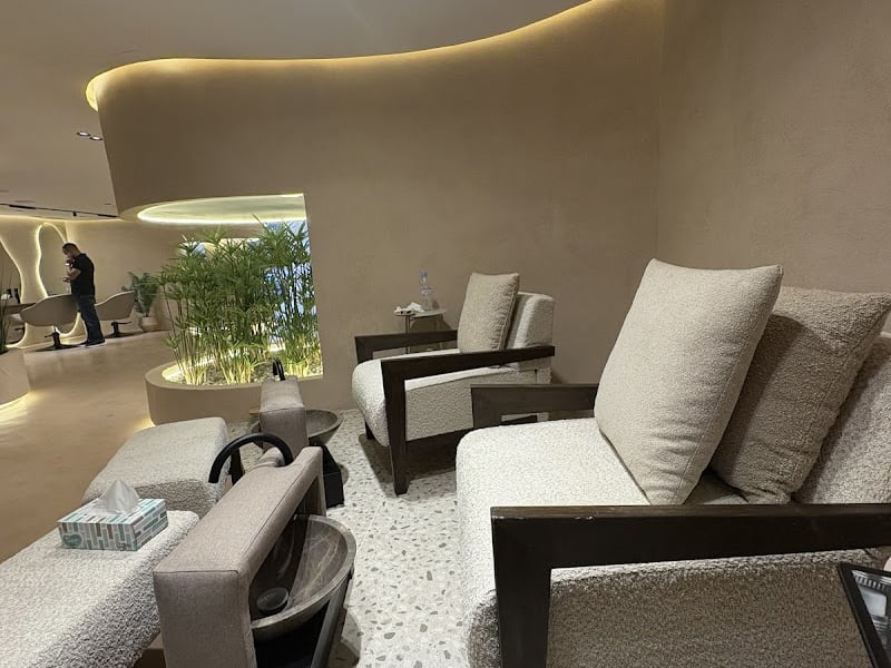 Aura Beauty & Spa photo 2