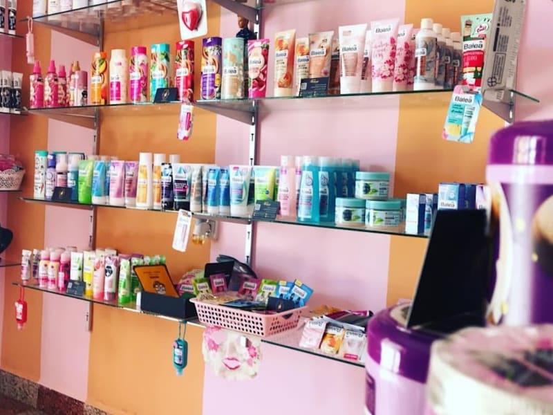 Mouna Makeup Store photo 2