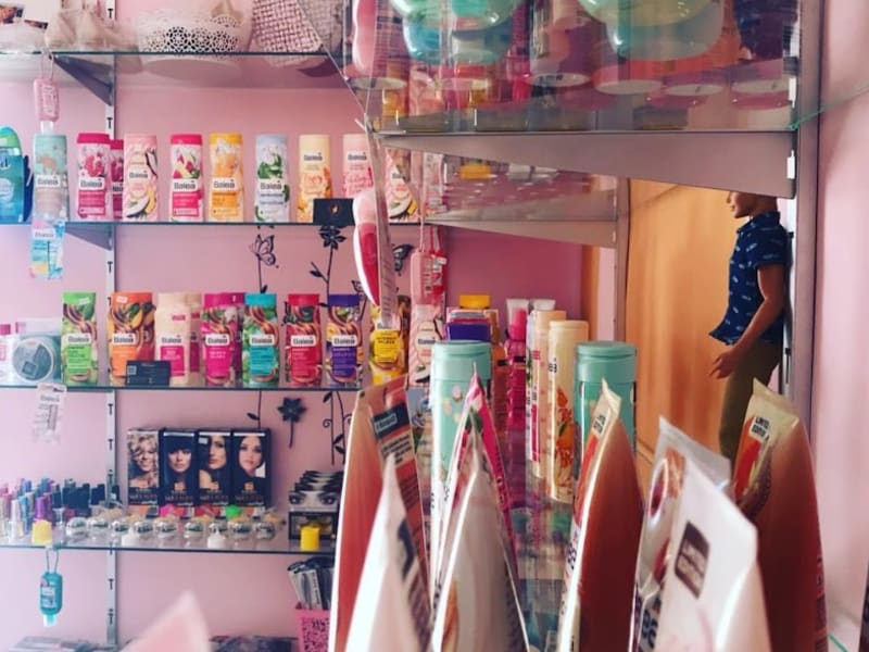 Mouna Makeup Store photo 3